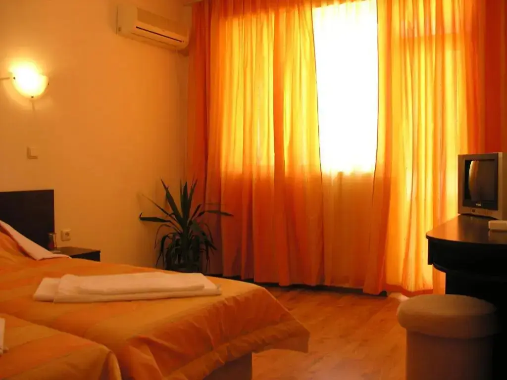 Несебр: Family Hotel Germana Beach