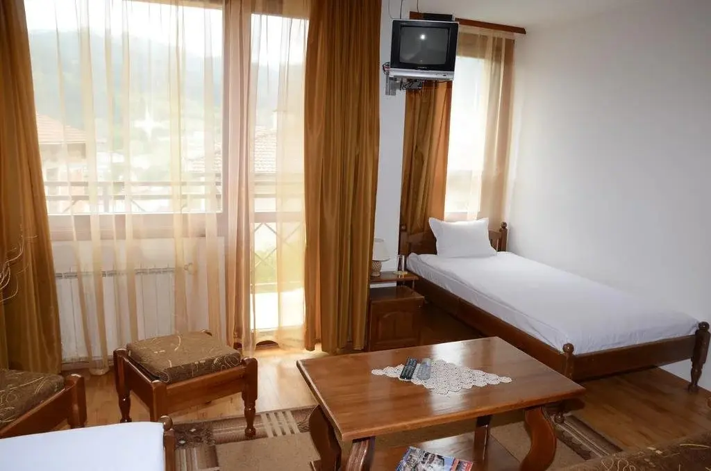 Девин: Family Hotel Zdravec
