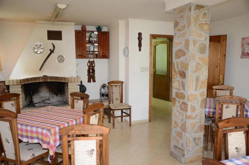 Девин: Family Hotel Zdravec
