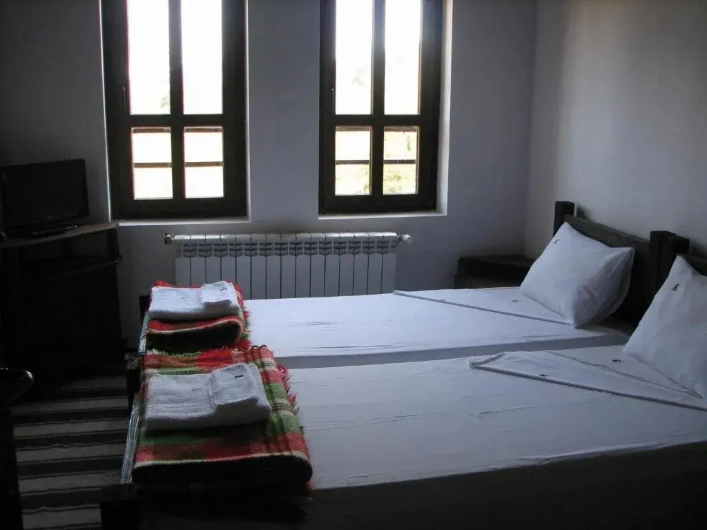 Калофер: Family Hotel Kalifer