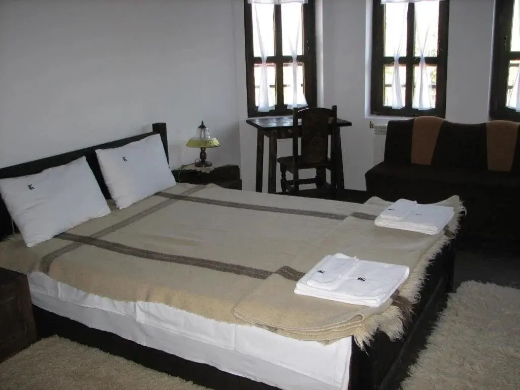 Калофер: Family Hotel Kalifer