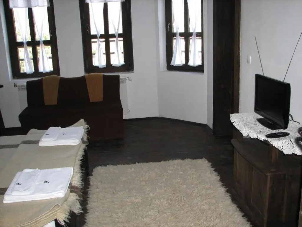 Калофер: Family Hotel Kalifer