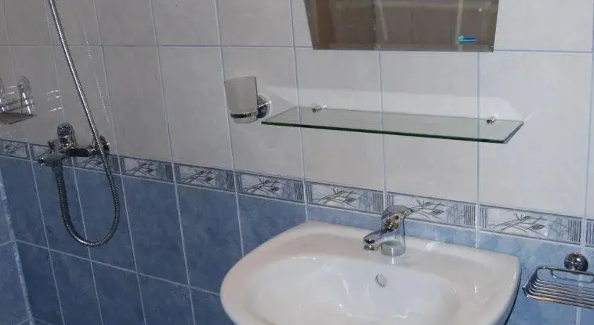 Приморско: Guest House Donchevi