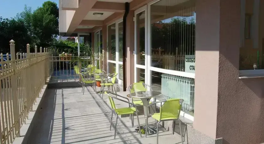 Приморско: Guest House Donchevi