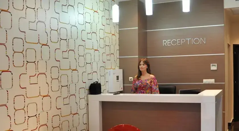 Бургас: Hotel Burgas Free University
