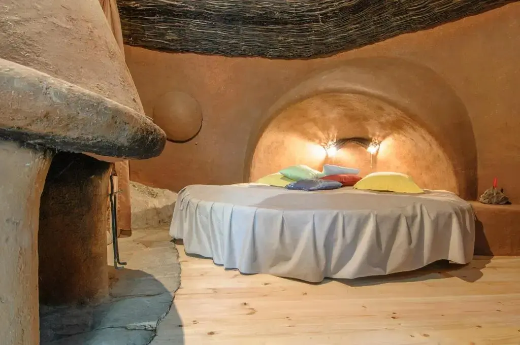 Гайтаниново: Omaya eco village