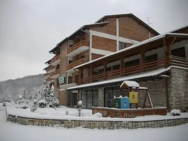Tourist center Momina Krepost — фото 1