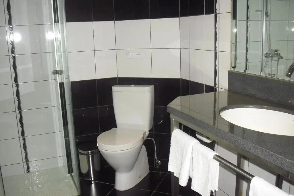 Дупница: Universal Hotel