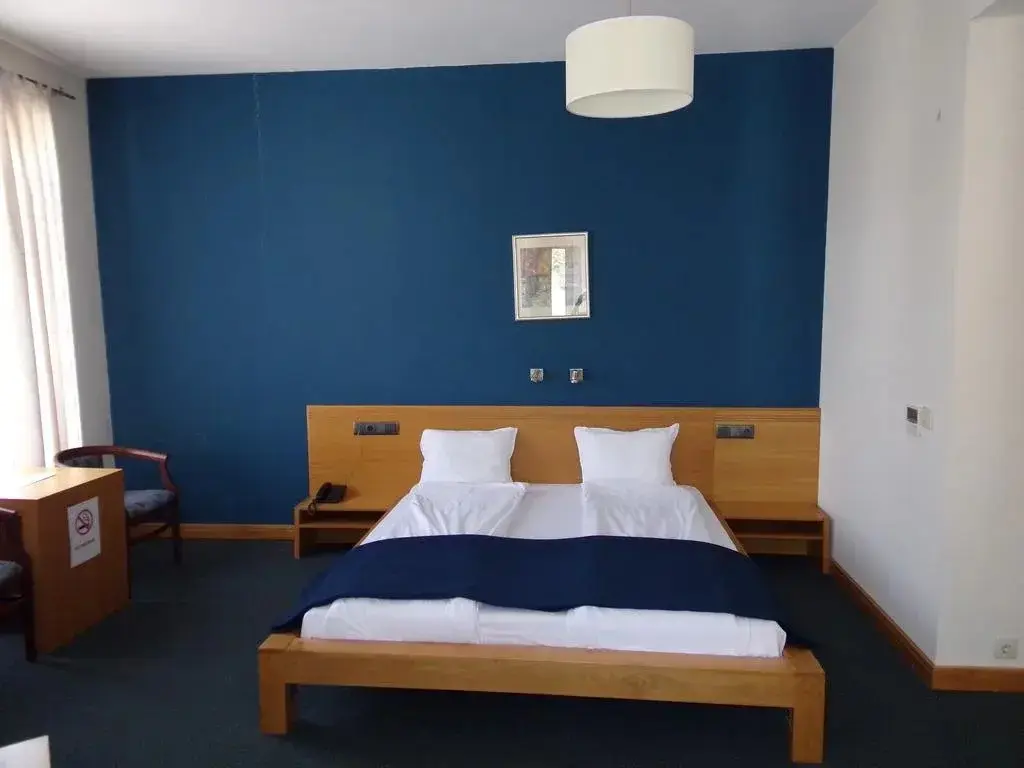 Дупница: Universal Hotel