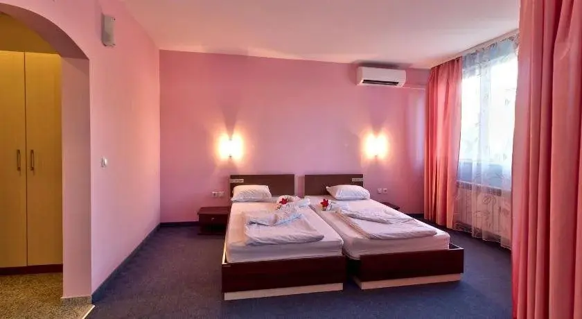 Боженци: Hotel Gabrovo