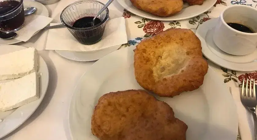 Девин: Kris Guest House