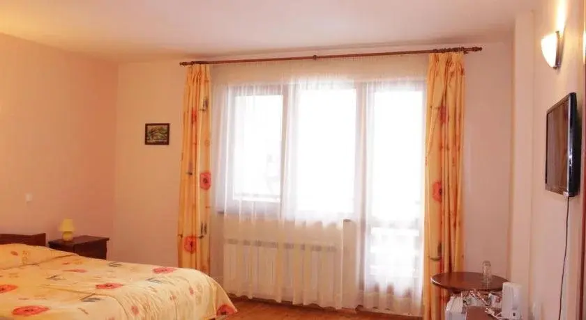 Девин: Kris Guest House