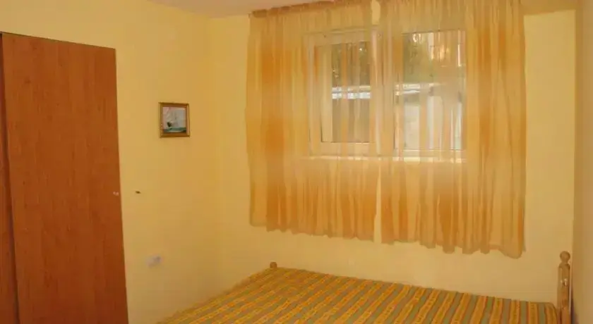 Варна: Family House