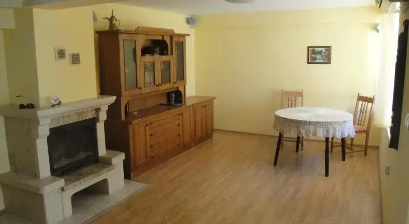 Варна: Family House