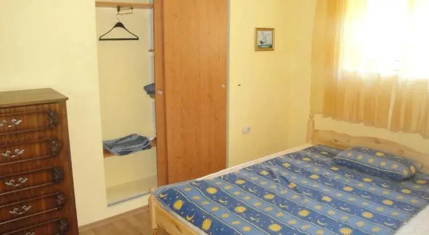 Варна: Family House