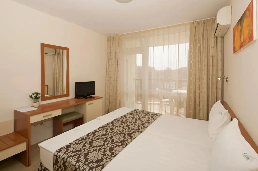 Солнечный берег: Karlovo Hotel