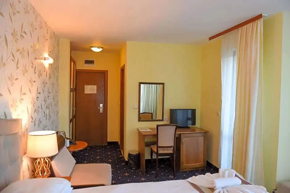 Банско: Family Hotel Lazur