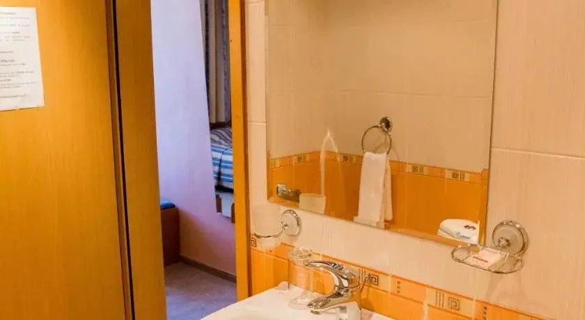 Перник: Struma Hotel