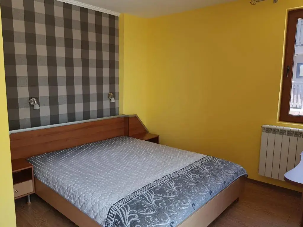 Несебр: Guest House Ianis Paradise