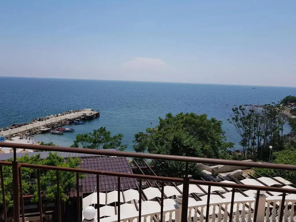 Несебр: Guest House Ianis Paradise