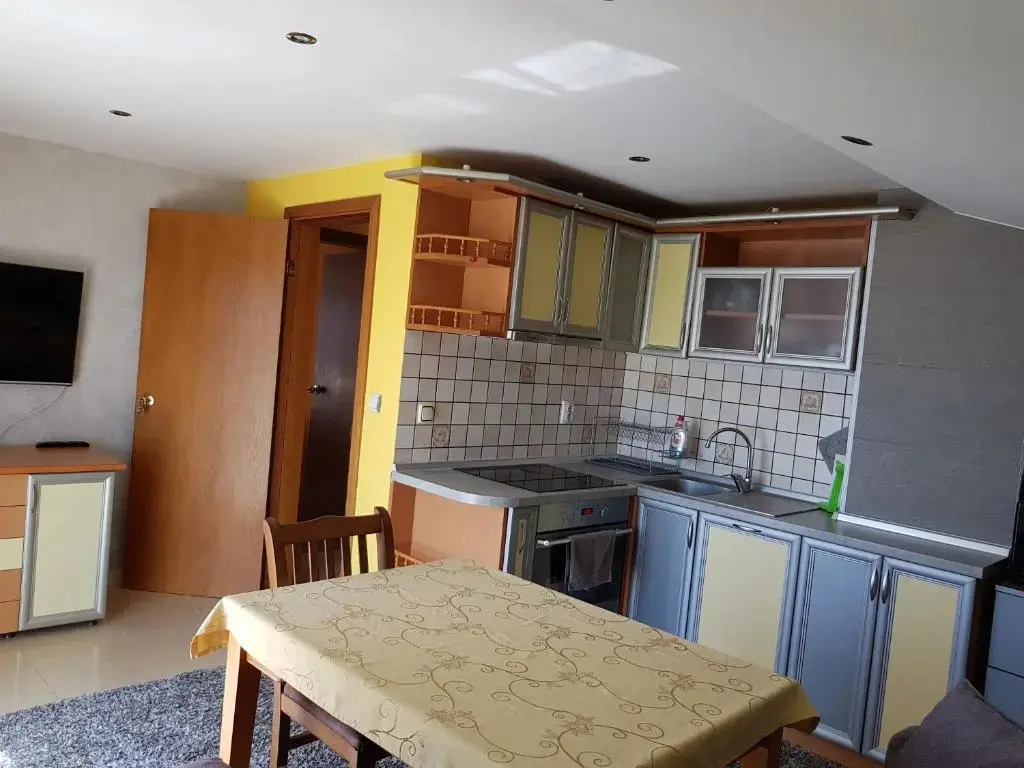 Несебр: Guest House Ianis Paradise