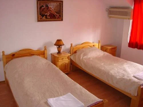 Карлово: Hotel Deloni