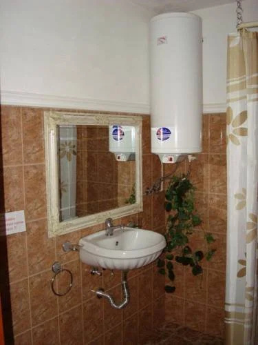 Карлово: Hotel Deloni