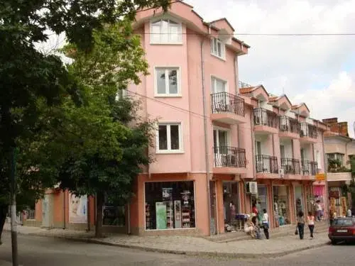Карлово: Hotel Deloni