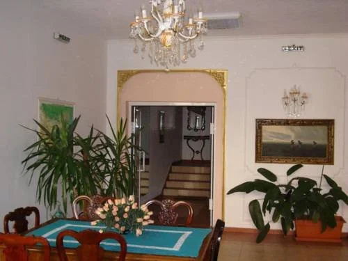 Карлово: Hotel Deloni