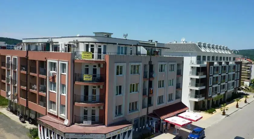 Приморско: Villa Perla