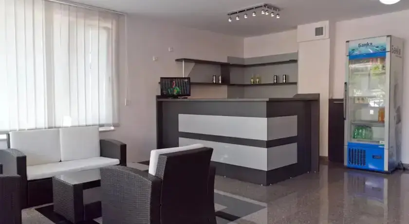 Приморско: Guest House Dobi