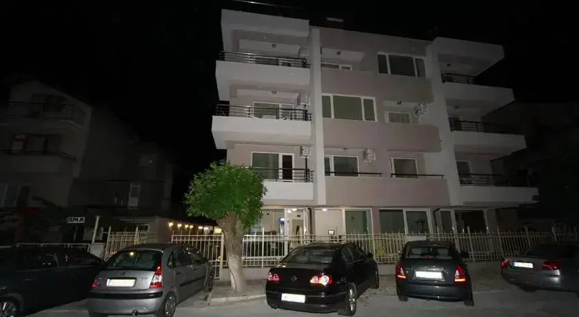 Приморско: Guest House Dobi