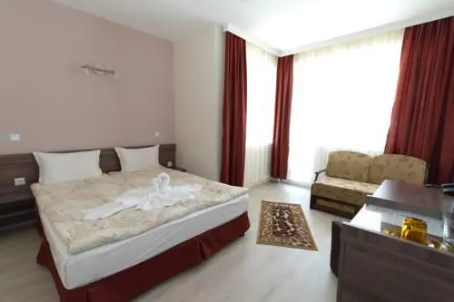 Приморско: Guest House Dobi