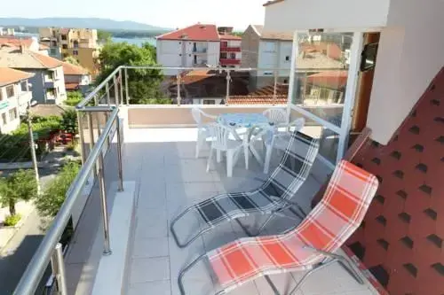 Приморско: Guest House Dobi