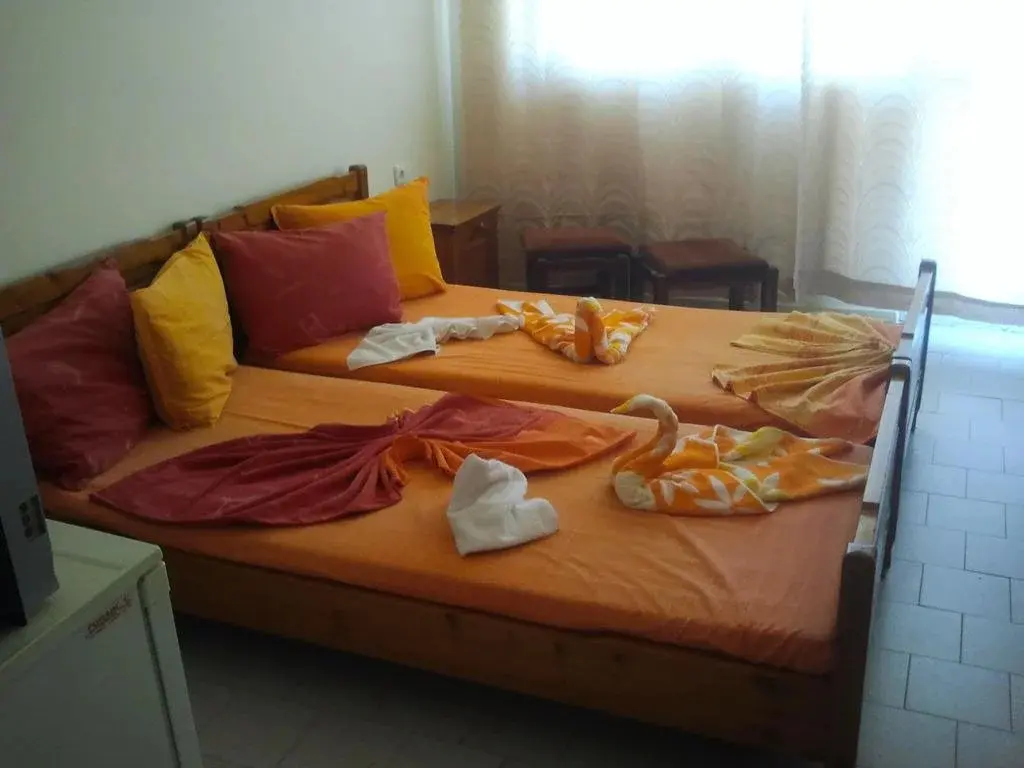 Лозенец: Hotel Strajica