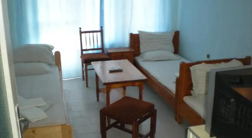 Лозенец: Hotel Strajica