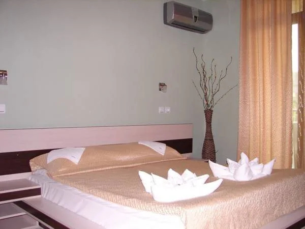 Приморско: Hotel Amfibia