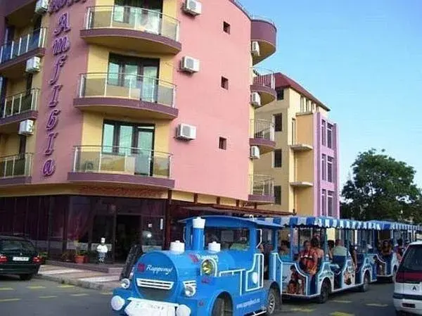 Приморско: Hotel Amfibia