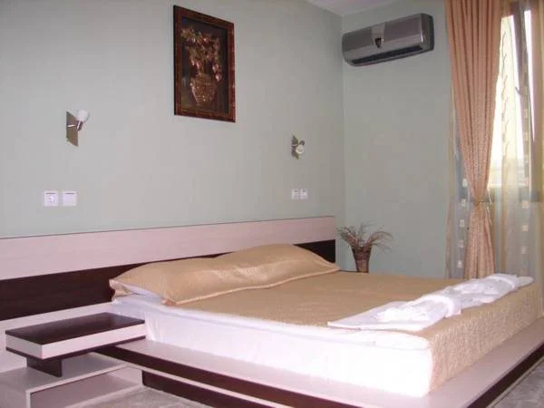 Приморско: Hotel Amfibia