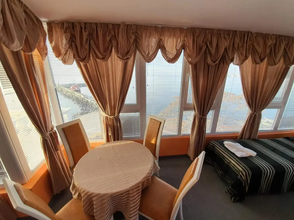 Поморие: Hotel Paros