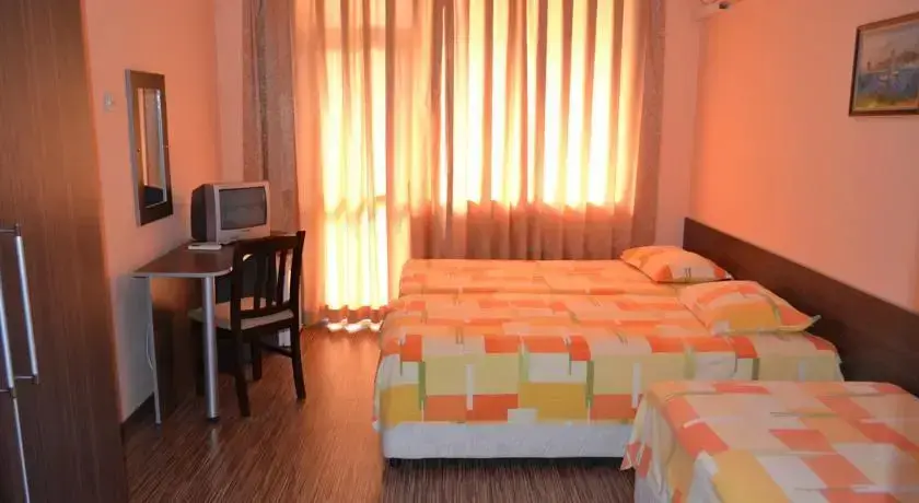Равда: Guest house Tangra