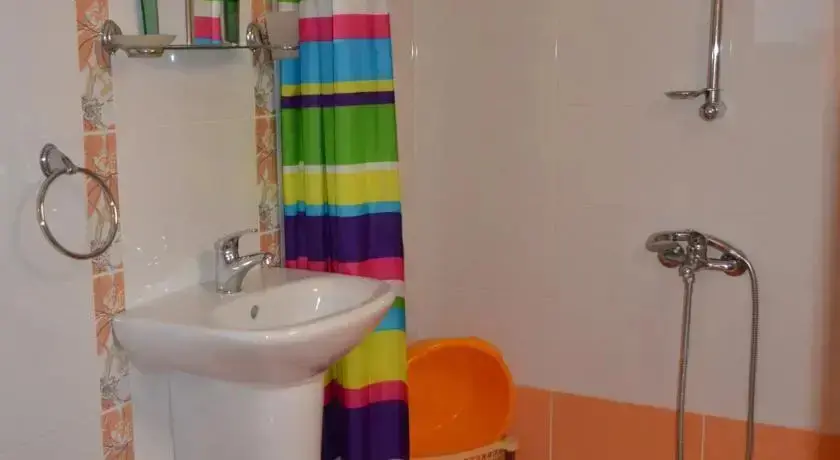 Равда: Guest house Tangra