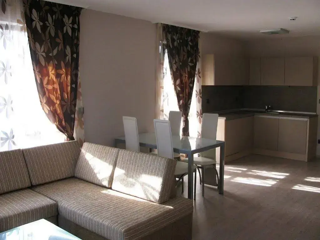 Бяла: Iva Resort