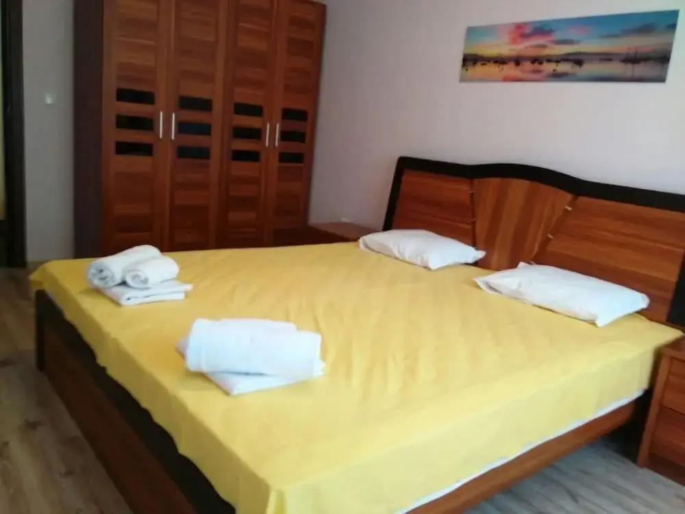 Солнечный берег: Admiral Plaza Apartments