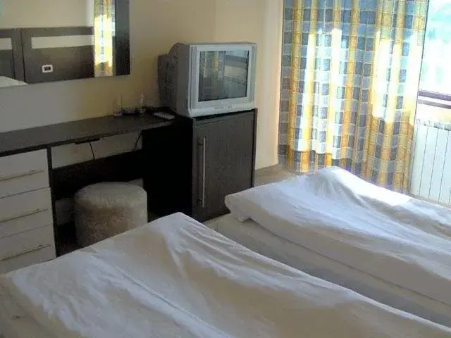 Троян: Hotel Apriltsi