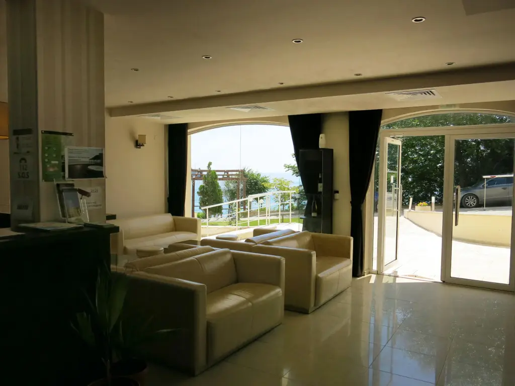 Варна: Albizia Hotel