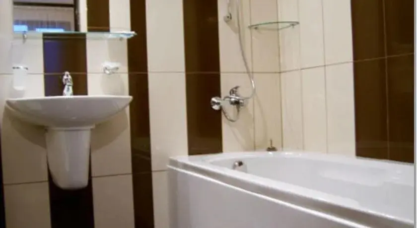 Дупница: Family hotel Iskar
