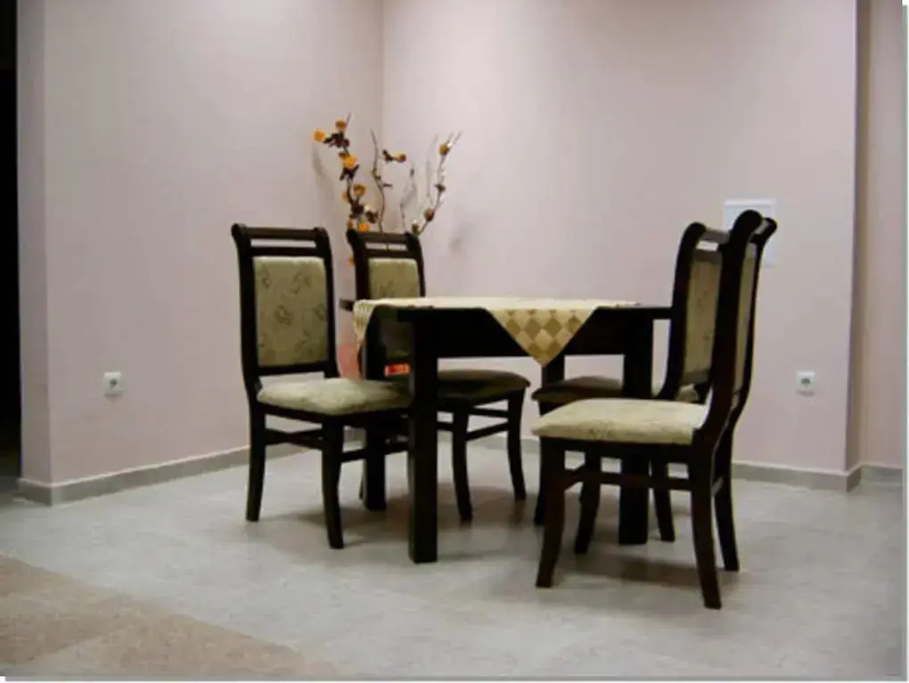 Дупница: Family hotel Iskar