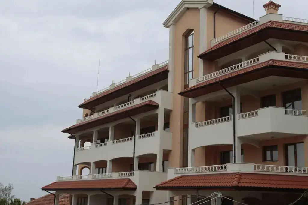 Byala Home Apartment Complex — фото 1