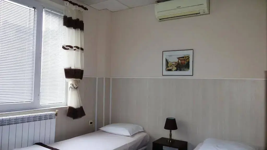 София: Guest Rooms Kom